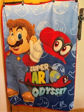 Nintendo Super Mario Odyssey Mario Cappy Throw Blanket 60x40in Blue/Red